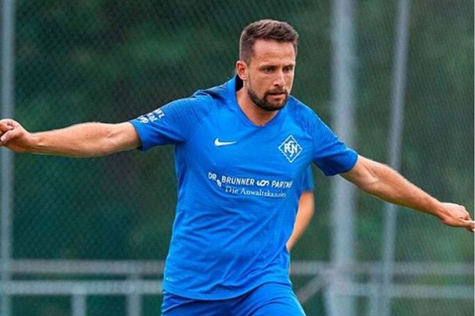 Florian Heitzmann, der Trainer des FC Neustadt, lobt den rechten Außenbahnspieler Fabian Gamp: „Er hat sich sehr gut entwickelt und hat in dieser Saison schon drei Tore vorbereitet.“