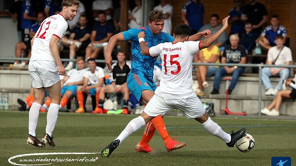 Derby: Die beiden Erzrivalen 1.FC Naurod und Spvgg. Sonnenberg stehen sich am Dienstagabend im Kreispokal-Viertelfinale gegenüber.