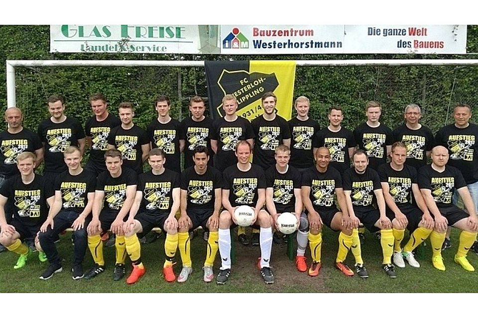 Meisterteam: Der FC Westerloh-Lippling um seinen Coach Georg Falow (hinten rechts).