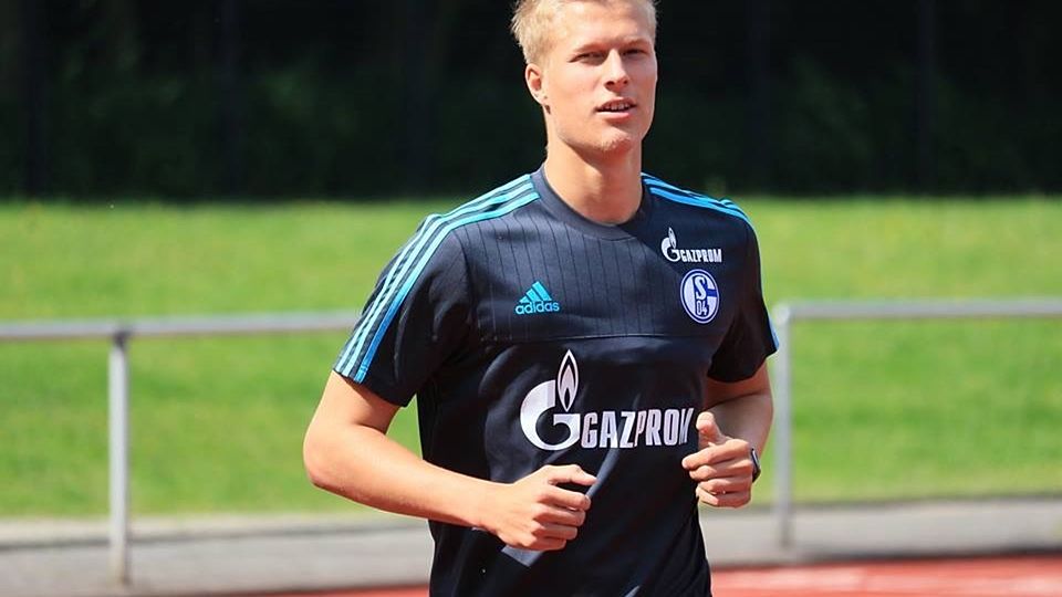 Louis Hülsmann bei einer Trainingseinheit des FC Schalke 04