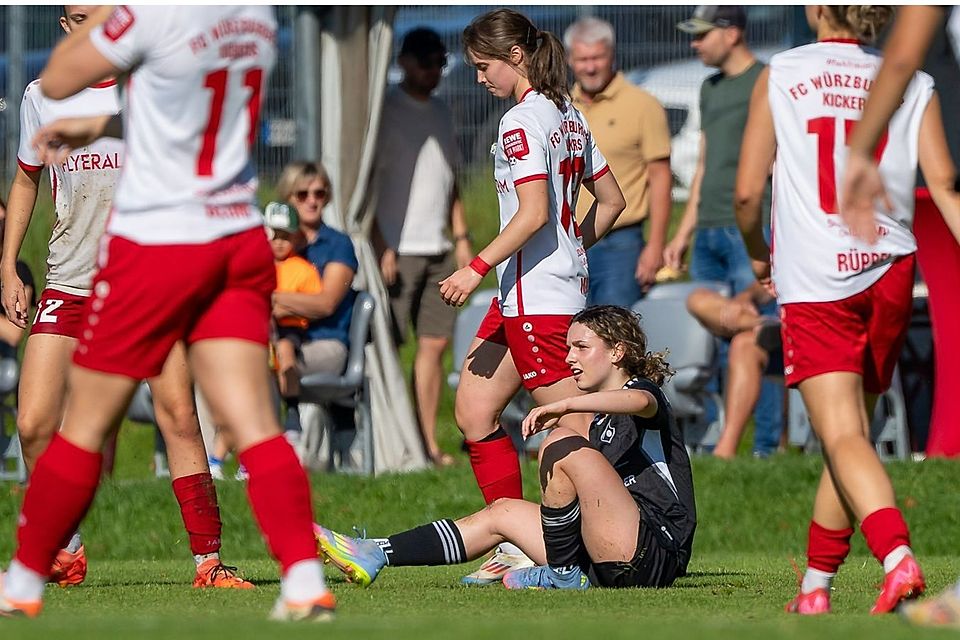Die Würzburger Kickers hinterließen schon mehrmals einen ratlosen FC Ruderting um Eleni Brandl.