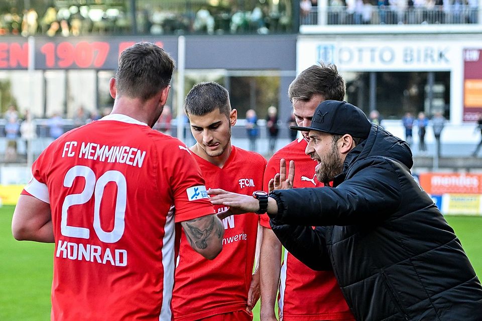 Der FC Memmingen musste sich am Freitagabend dem SV Wacker Burghausen mit 0:3 geschlagen geben und einen Dämpfer im Abstiegskampf hinnehmen.