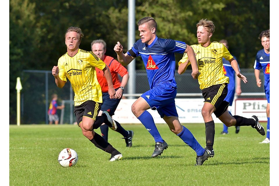 Tobias Oesterwinter war gegen den TSV Köngen der erste Abwehrspieler.Foto: Bloch