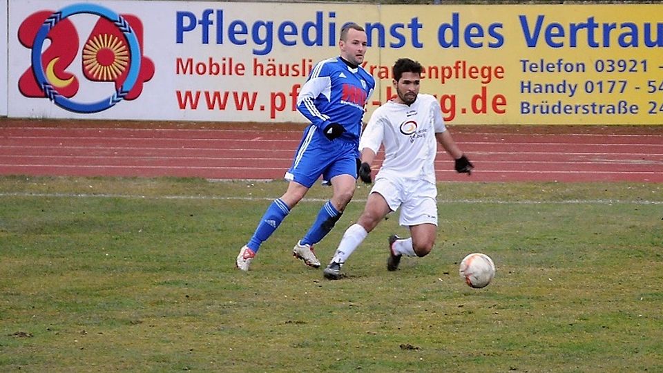 99-Akteur Abdelaziz El Gourmat (in weiß) zählt zu den Dauergästen in der Elf des Spieltags   F: Kalle Schmuck