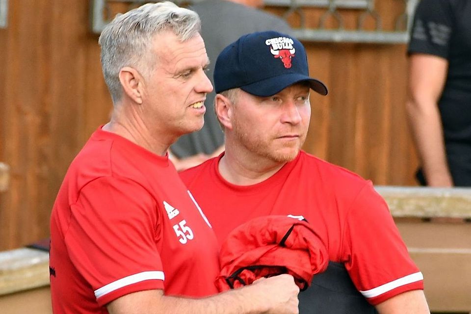 Torwarttrainer Guido Martin (links) und Chefcoach Christian Möller blicken beim SV Egg in eine gemeinsame Zukunft. Beide bleiben dem Landesligisten über den Sommer hinaus erhalten.