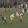 Ein kleines Spielfeld neben dem anderen: Beim Minifußball-Festival des SV Bad Tölz wuselten Dutzende Kinder über den Kunstrasenplatz.