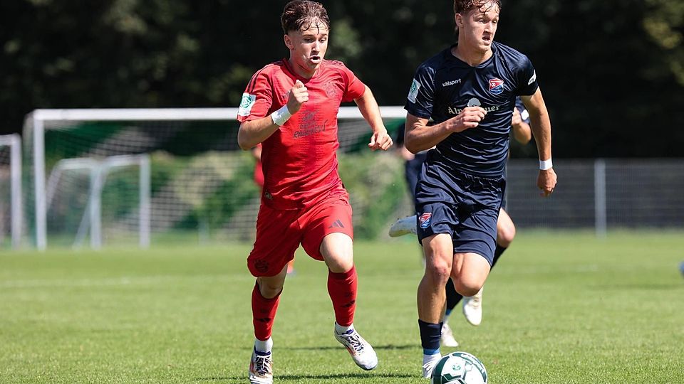 Bekommt die Chance in der Regionalliga Bayern: Nicolas Böhnke, hier im Zweikampf gegen FCB-Talent Tim Binder.