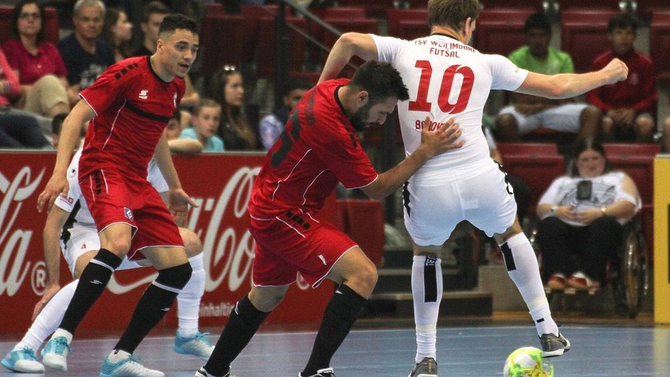 Die Weilimdorfer (re.) sind im deutschen Futsal derzeit das Maß aller Dinge. 