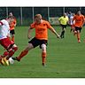 Der FC Nagelberg (orange) hat nach der Niederlage gegen Oberhochstatt den Klassenerhalt nicht mehr in der eigenen Hand. F: Gerhard Kastenhuber