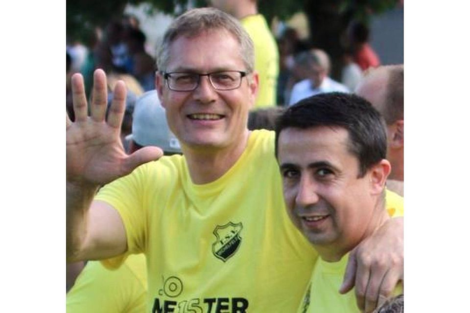 Aufstiegsfeier 2015: Marius Constantinescu (rechts) und Co-Trainer Armin Hanselmann.