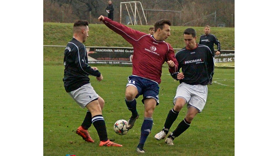 Marcel Merkel (Bildmitte) und Toni Breitmann (rechts) sind in der "Elf der Hinrunde " vertreten   F: ©Helmut Niethe-Maltry