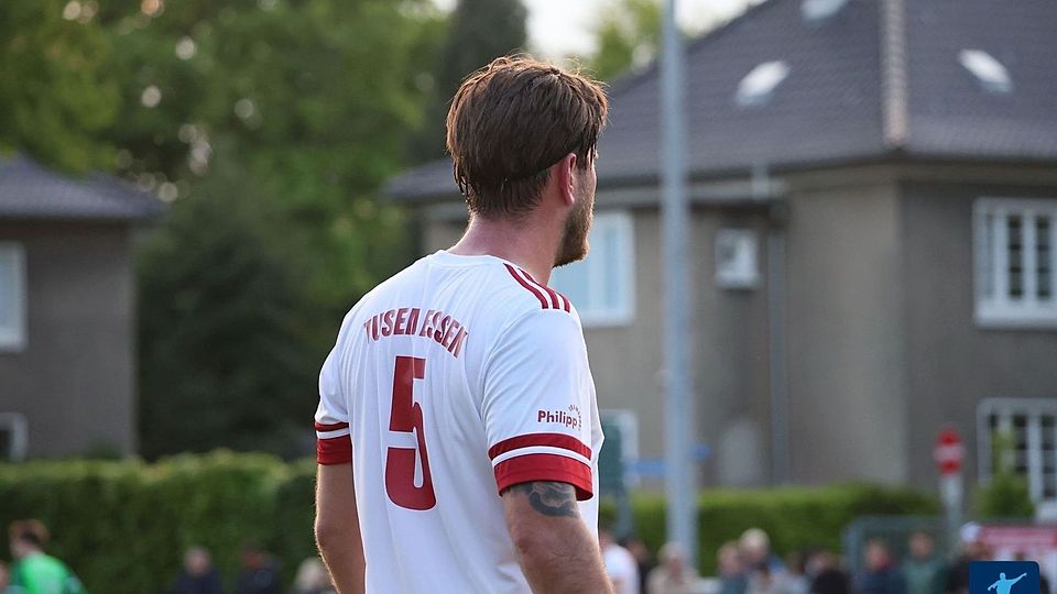 TuSEM kann sich im direkten Duell von Sterkrade absetzen.
