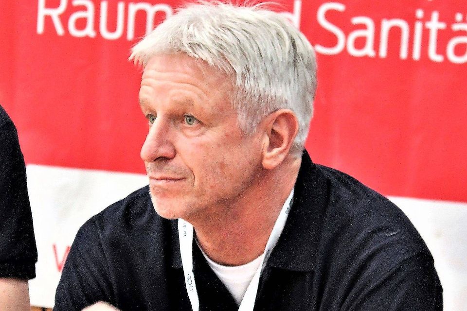 Dieter Simon als Teamguide beim U11-Eurocup in Elchingen. 