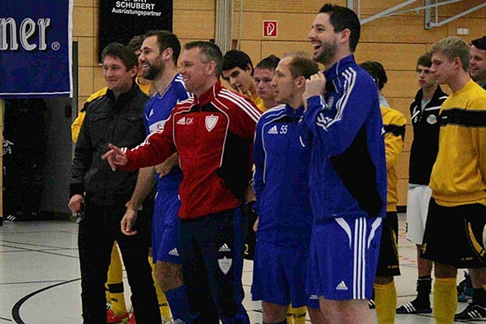 Gerd Klaus inmitten seiner Rumpfmannschaft. F: Ditz