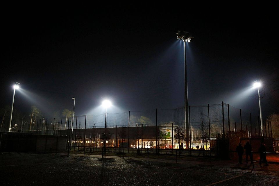 Flutlichtatmosphäre am Freitagabend im FC-Astoria-Stadion. F: Pfeifer