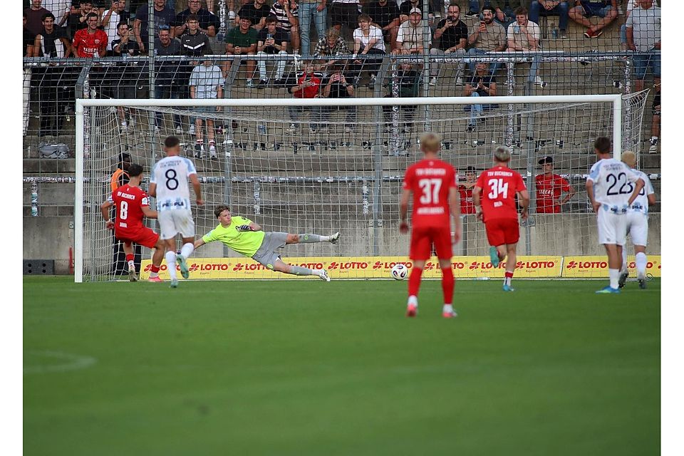 Fussball, Herren, Toto-Pokal, Ahtelfinale, Saison 2026/2027, TSV 1860 München - TSV Buchbach Grünwalder Stadion
