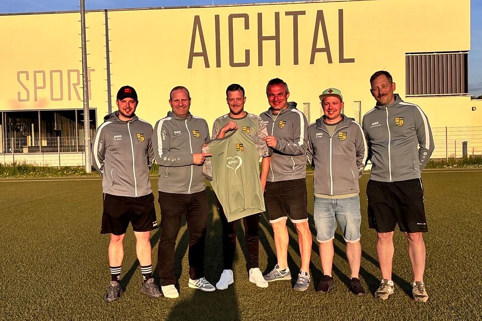 von links nach rechts:  Manuel Bahle (Abteilungsleiter Fußball TSV Neuenhaus), André Bauer (sportlicher Leiter SG Aichtal), Michael Luik, Jugoslav Lukic, Oliver Wein (Stellv. Abteilungsleiter Fußball TSV Grötzingen), Felix Halverscheidt (Abteilungsleiter Fußball TSV Grötzingen)