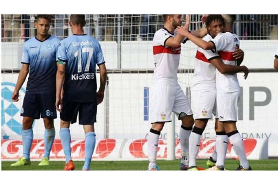 Im Hinspiel jubelten nur die Weiß-Roten: Der VfB II deklassierte die Kickers mit 5:1. Foto: Pressefoto Baumann