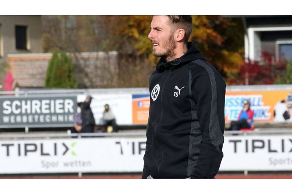 Der TSV 1860 Rosenheim würde Trainer Strobl gerne noch lange behalten, glaubt aber selbst nicht daran. F: Buchholz