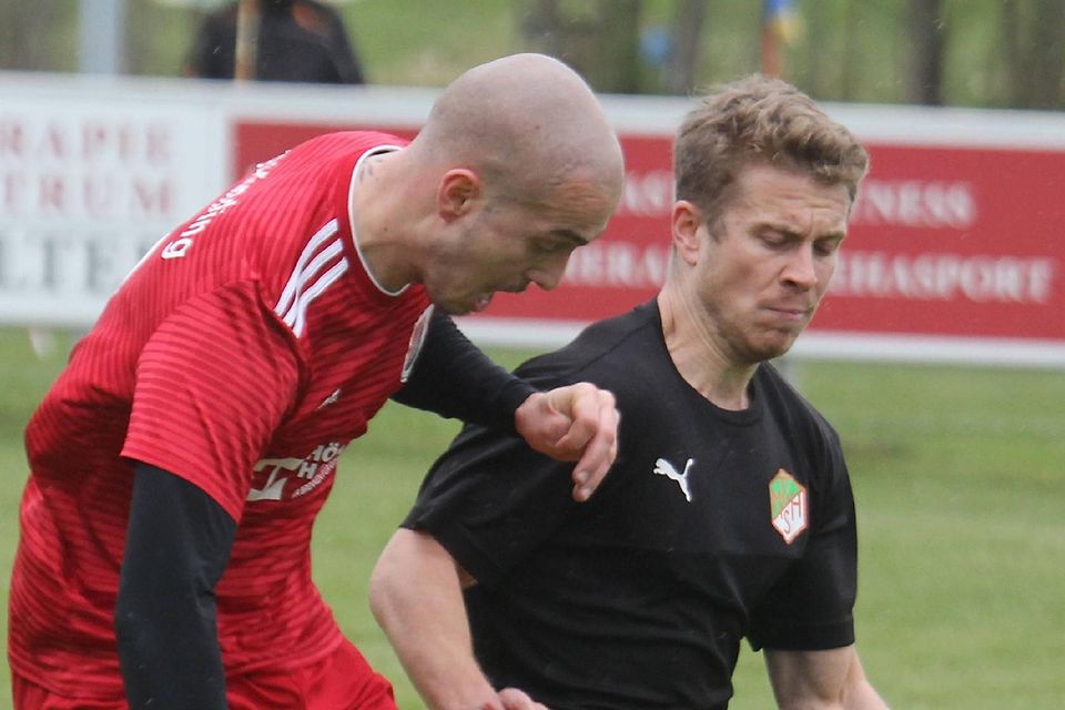 Deckel drauf: Matej Popovic (links) erzielte den dritten Treffer für Günding im Kreisligaspiel gegen Moosach.