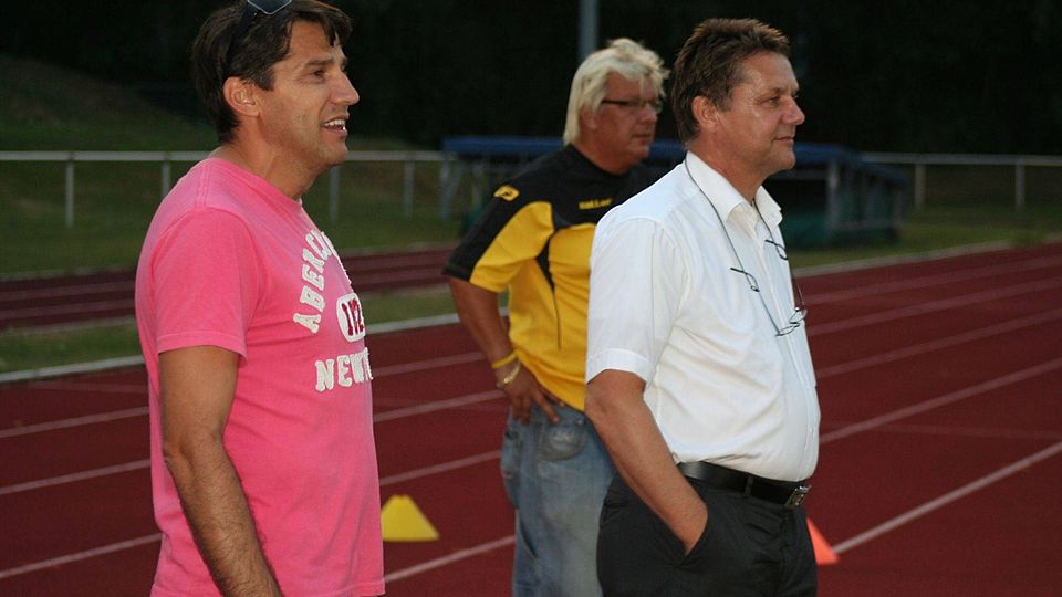 F: SchuchSVA-Coach Ante Markesic (links) peilt mit seinem Team den Halbfinaleinzug an.