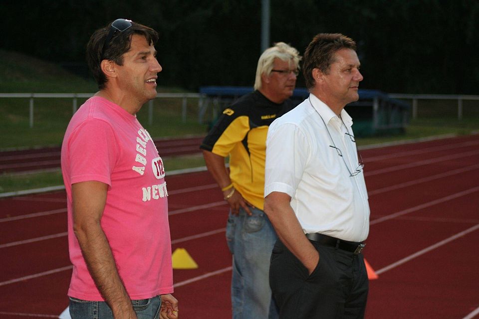 F: SchuchSVA-Coach Ante Markesic (links) peilt mit seinem Team den Halbfinaleinzug an.