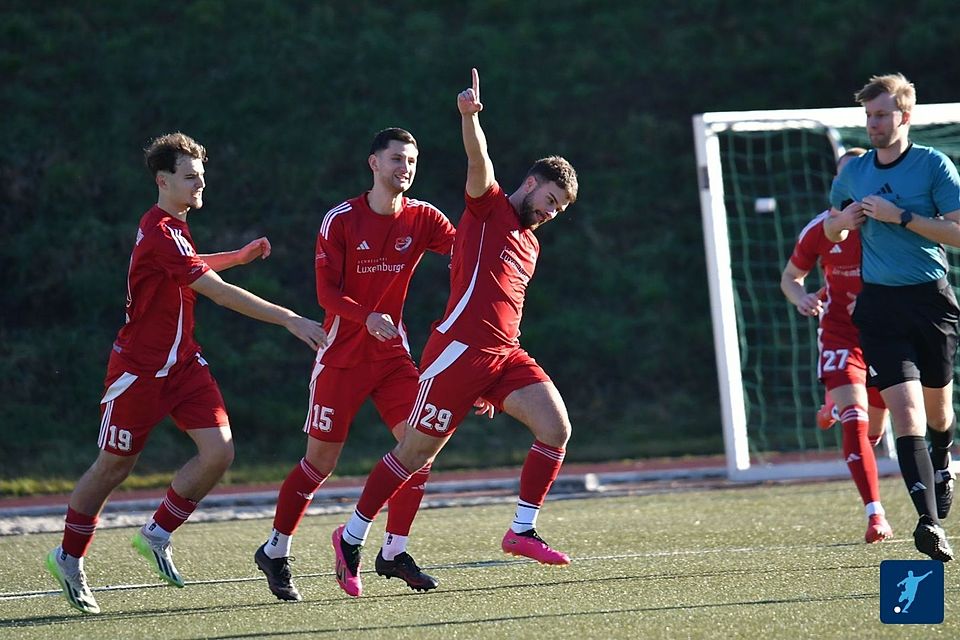 Noah Lorenz (rechts) und die Morbacher wollen mal wieder über einen Heimsieg jubeln.