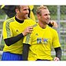 So hätten die Brüder Marco und Gerd Gundacker vom FC Pfaffenhofen-Untere Zusam auch gerne gejubelt, doch stattdessen verloren sie beim FC Mertingen mit 0:1 und steigen in die Kreisklasse ab.   F.: Karl Aumiller