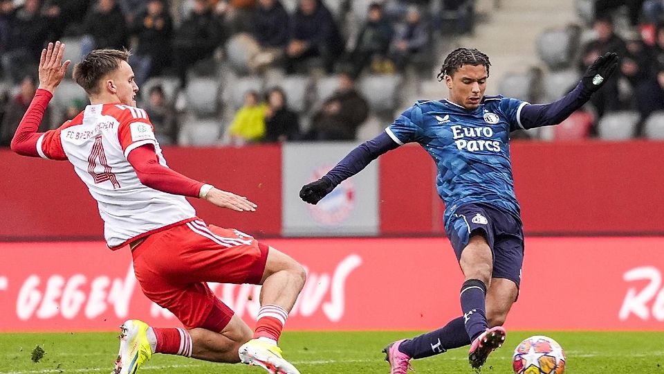 Paul Scholl kommt beim 1:3-Anschlusstreffer von Rust knapp zu spät.