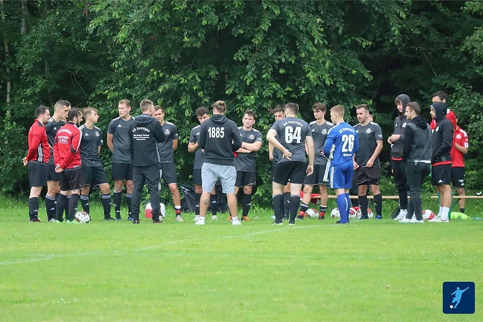 Die Mannschaft der SG Bettringen II beim Testspiel gegen den TSV Großdeinbach. 