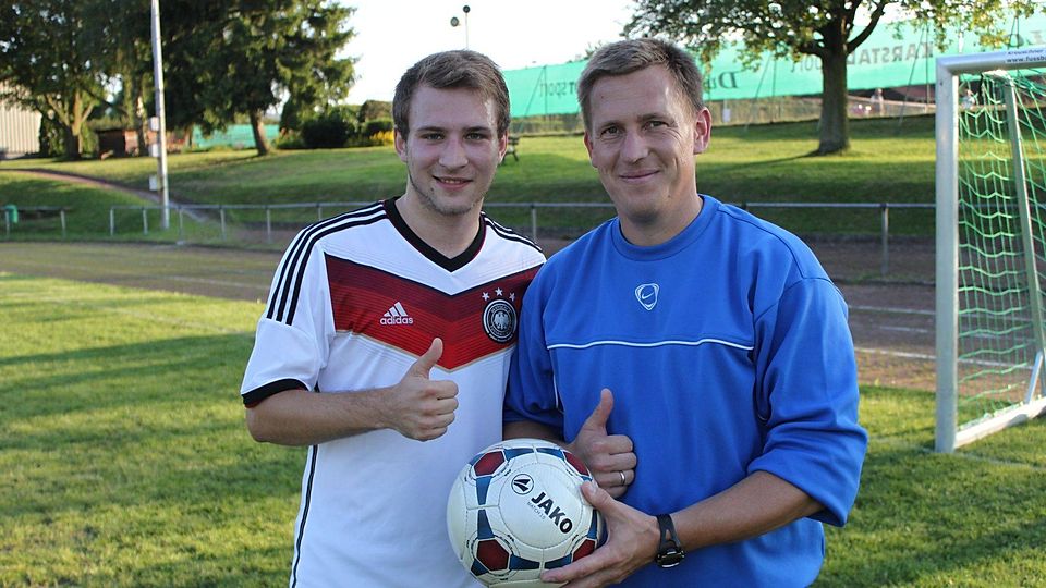 Trainer Frank Wambach (re.) mit seinem Schützling Mathias Szymanski