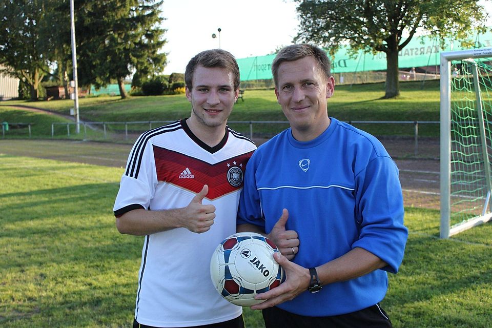 Trainer Frank Wambach (re.) mit seinem Schützling Mathias Szymanski