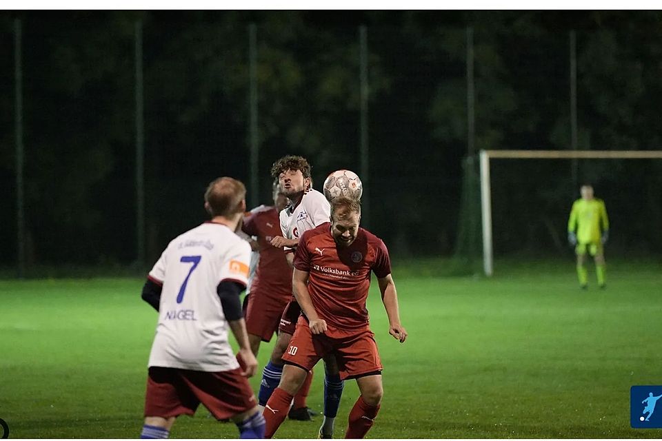 Ahlerstedts Tom-Luka Stelling (rechts) präsentierte sich treffsicher. Er traf dreimall gegen den Schwinger SC. Ahlerstedts Tom-Luka Stelling (rechts) präsentierte sich treffsicher. Er traf dreimall gegen den Schwinger SC.