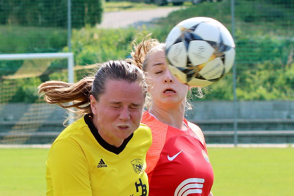 Den vierten Saisonsieg verpasst haben die Attenkirchener Frauen um Lena Böhlmann (l.).