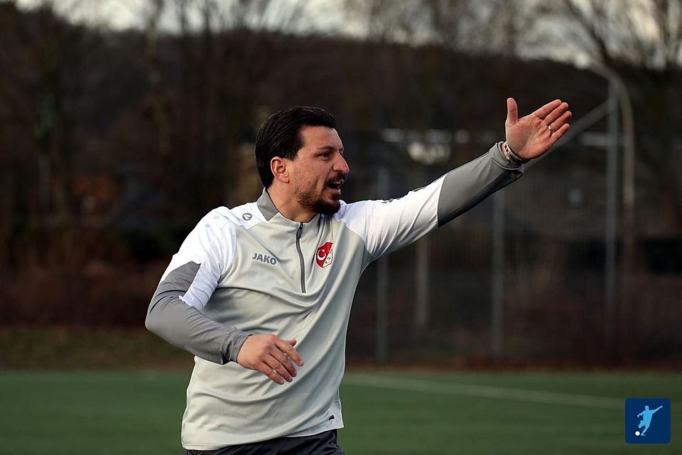 Erkan Baslarli ist nicht mehr Trainer des ASK Ahlen. Erkan Baslarli ist nicht mehr Trainer des ASK Ahlen.