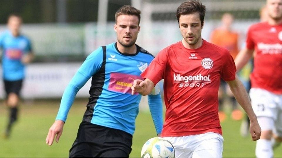 Letztes Saisonspiel: Moritz Zimmermann (r.) und der Hövelhofer SV müssen noch einmal in Bielefeld ran. F: Heinemann