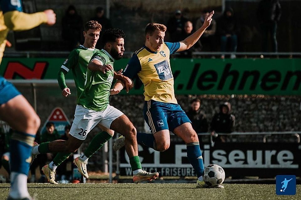Rutscht die SpVgg Vreden (in Gelb) am letzten Spieltag erstmals in dieser Saison auf einen Abstiegsplatz und folgt der SG Finnentrop/Bamenohl in die Westfalenliga? Rutscht die SpVgg Vreden (in Gelb) am letzten Spieltag erstmals in dieser Saison auf einen Abstiegsplatz und folgt der SG Finnentrop/Bamenohl in die Westfalenliga?