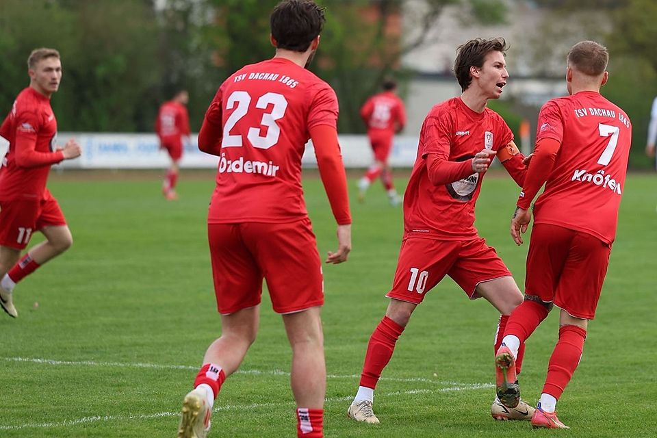 Aufatmen in Dachau: Die 1865er sichern sich mit einem 1:0-Sieg gegen Ehekirchen den Klassenerhalt und schicken die Gäste in die Relegation.
