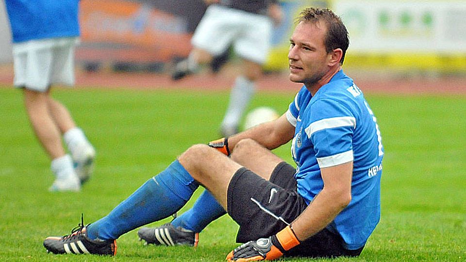 Sein Foul außerhalb des Strafraums sorgte auch nach Spielschluss noch für Aufregung: Meitingens Schlussmann Tobias Hellmann.  Foto: Walter Brugger