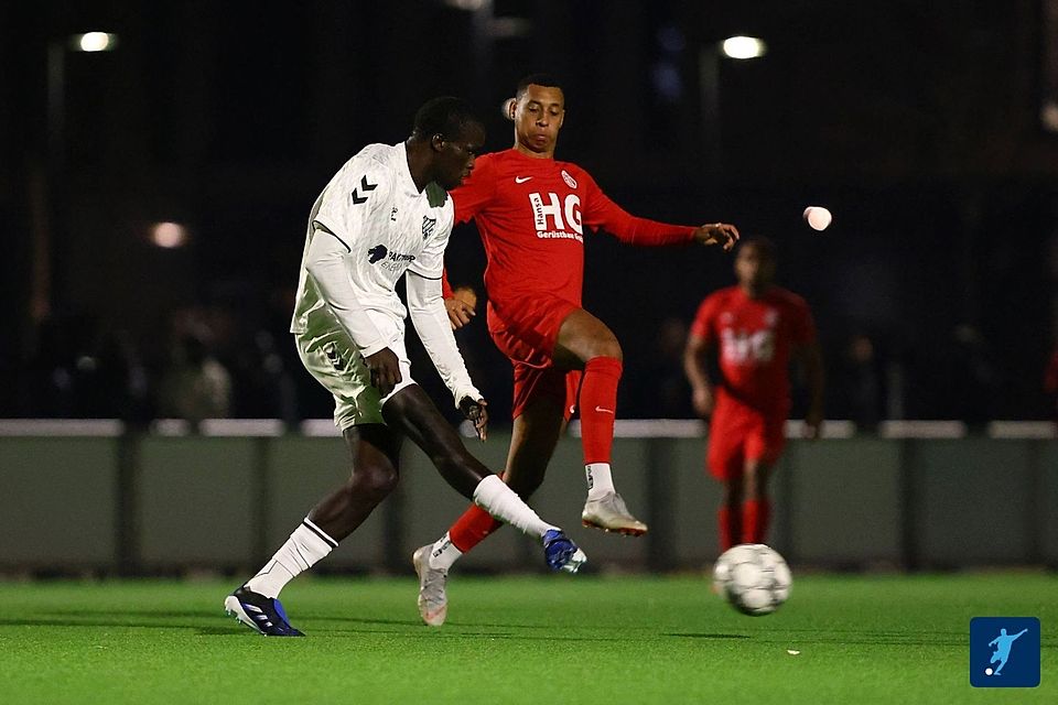 Teutonia 05 auf dem Vormarsch. Teutonia 05 auf dem Vormarsch.