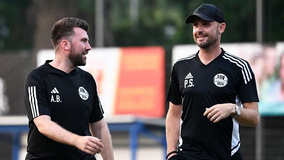 Auch in der Saison 2025/26 für den SSV Bornheim verantwortlich: Co-Trainer Andreas Biermann (li.) und Coach Patrick Schmitz.
