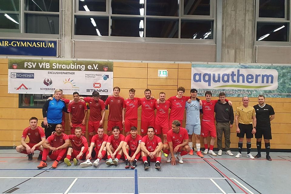 Der FSV VFB Straubing und der FC Raindorf bestritten das Finale beim Schwaiger-Cup, der einen klaren Ausgang fand