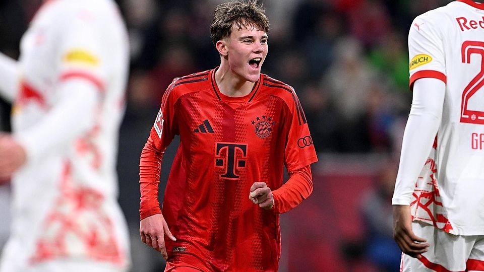 Zweites Tor unter Vincent Kompany: Jonathan Asp-Jensen feiert seinen Treffer im Testspiel gegen RB Salzburg.