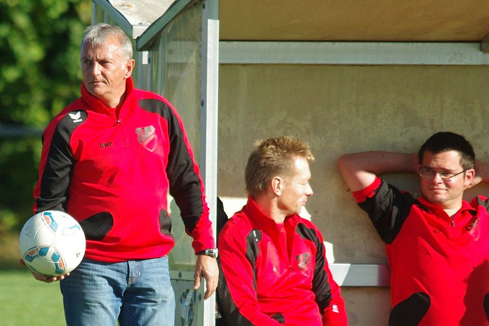 Sünchings Trainer Uwe Ostermeier legte am Sonntag sein Amt nieder.  Foto: Archiv
