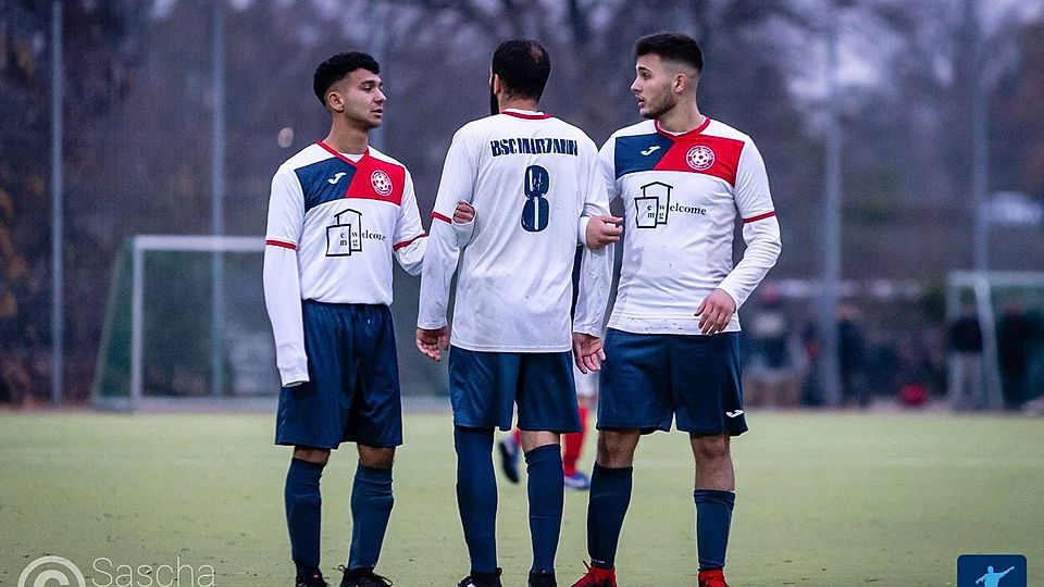 Symbolbild: wer wird kommende Saison in der Mauer beim BSC Marzahn stehen? Der neue Trainer wird Entscheidungen treffen. 