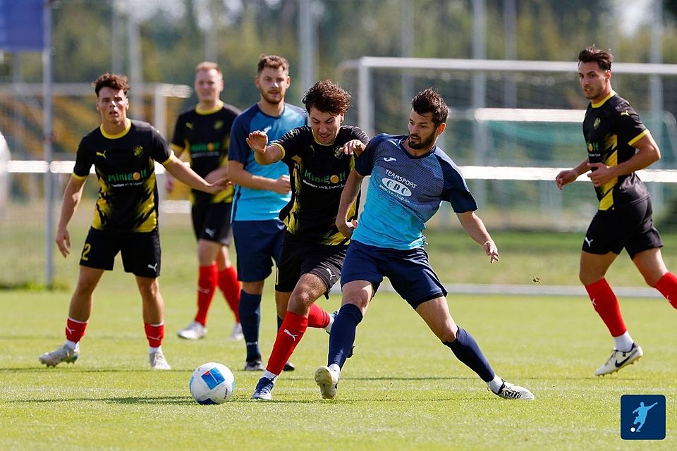 Dossenheim (blau) und St.Leon müssen beide die Abstiegsränge im Blick behalten.