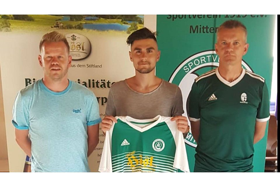 Vom Chemnitzer FC wechselt Maximilian Christl (Mitte) ins Stiftland und trägt zukünftig das grün-weisse Trikot. 