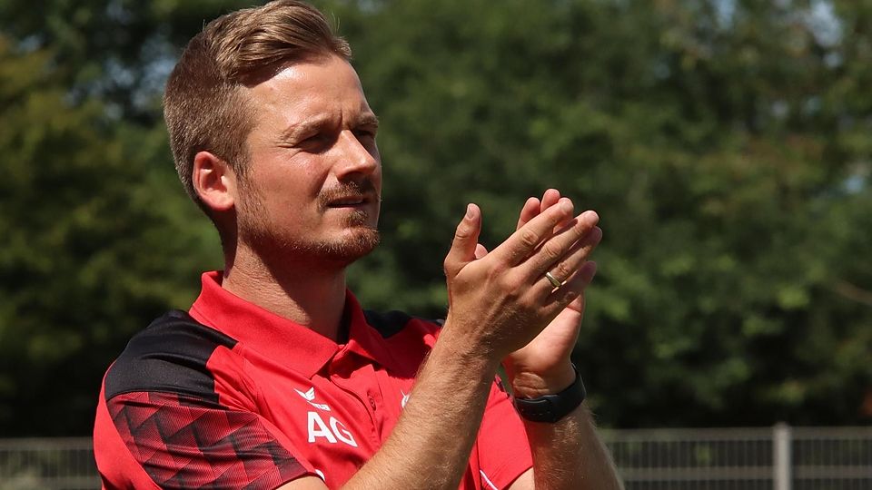 Immer weiter, Jungs! Coach Andreas Giglberger sieht das Hallbergmooser Team noch nicht als Spitzenmannschaft.