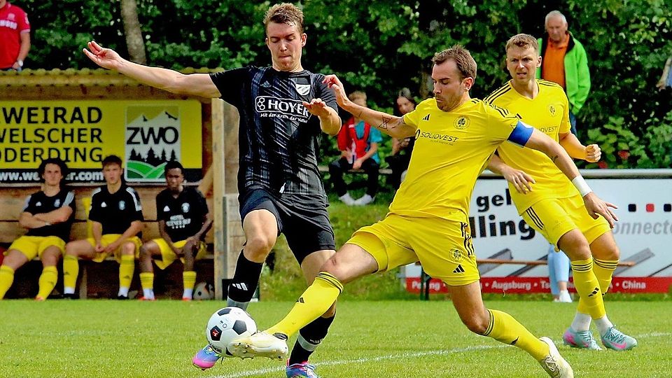 Für den SV Polling (schwarz) war auch im vierten Spiel gegen den SV Bad Heilbrunn nichts zu holen.