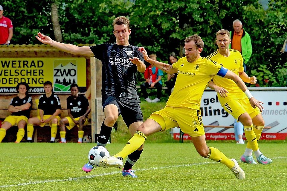 Für den SV Polling (schwarz) war auch im vierten Spiel gegen den SV Bad Heilbrunn nichts zu holen.